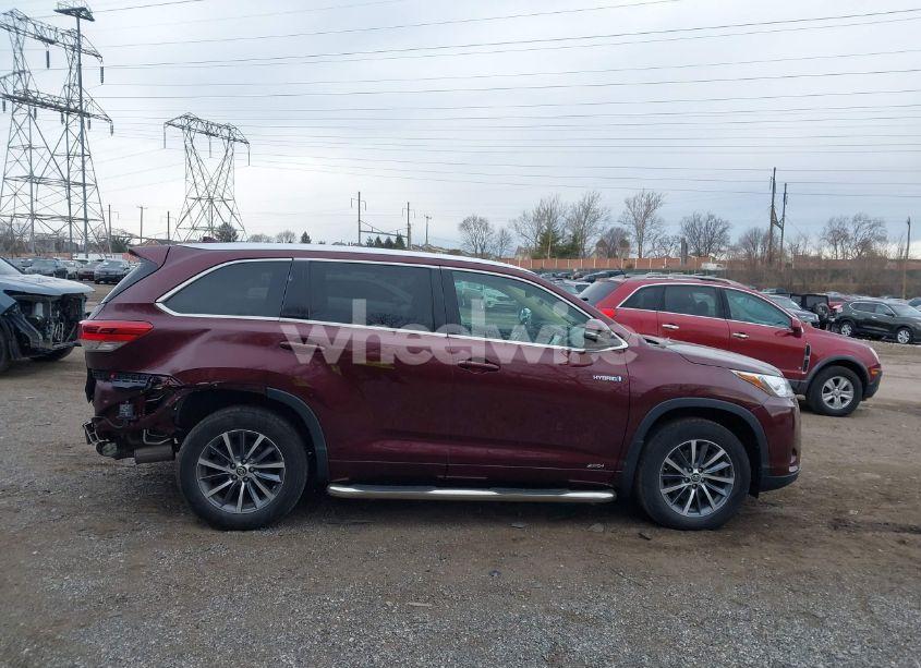 Photo 13 of 2017 Toyota Highlander HYBRID XLE (VIN 5TDJGRFH6HS030792)