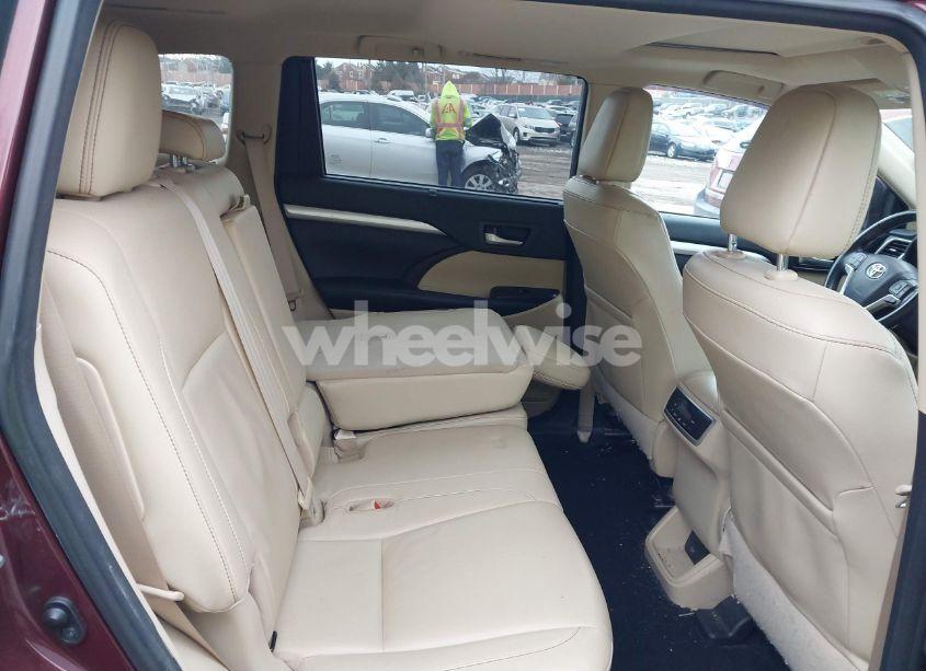 Photo 8 of 2017 Toyota Highlander HYBRID XLE (VIN 5TDJGRFH6HS030792)