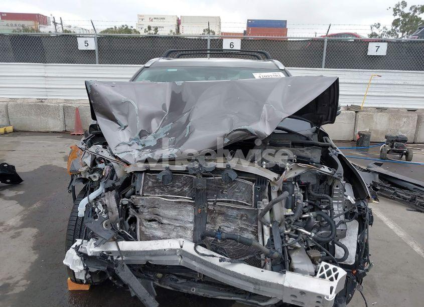 Photo 13 of 2018 Toyota Highlander HYBRID XLE (VIN 5TDJGRFH6JS047582)