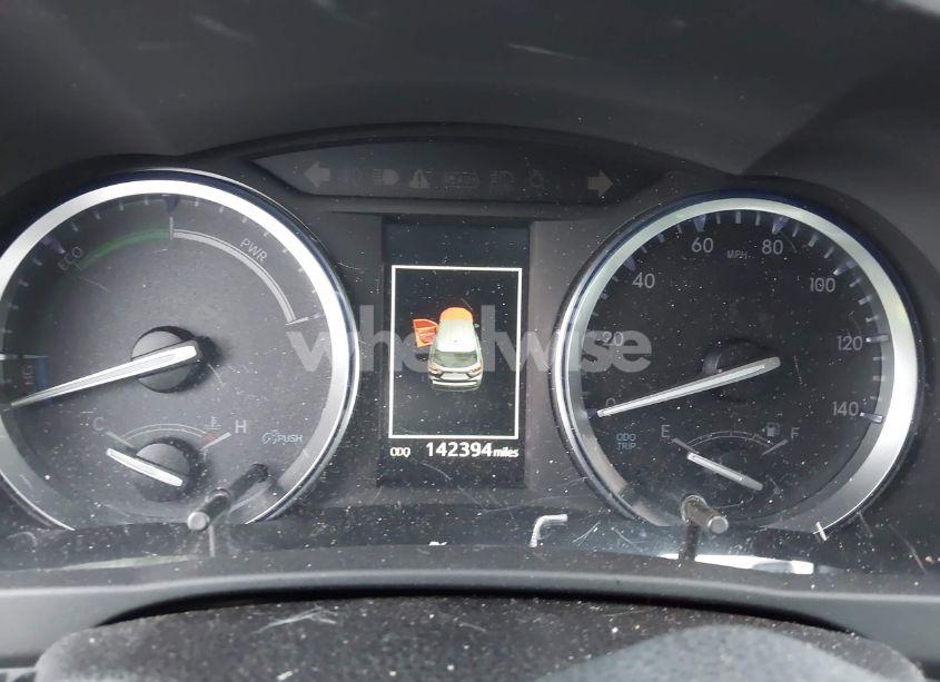 Photo 7 of 2018 Toyota Highlander HYBRID XLE (VIN 5TDJGRFH6JS047582)