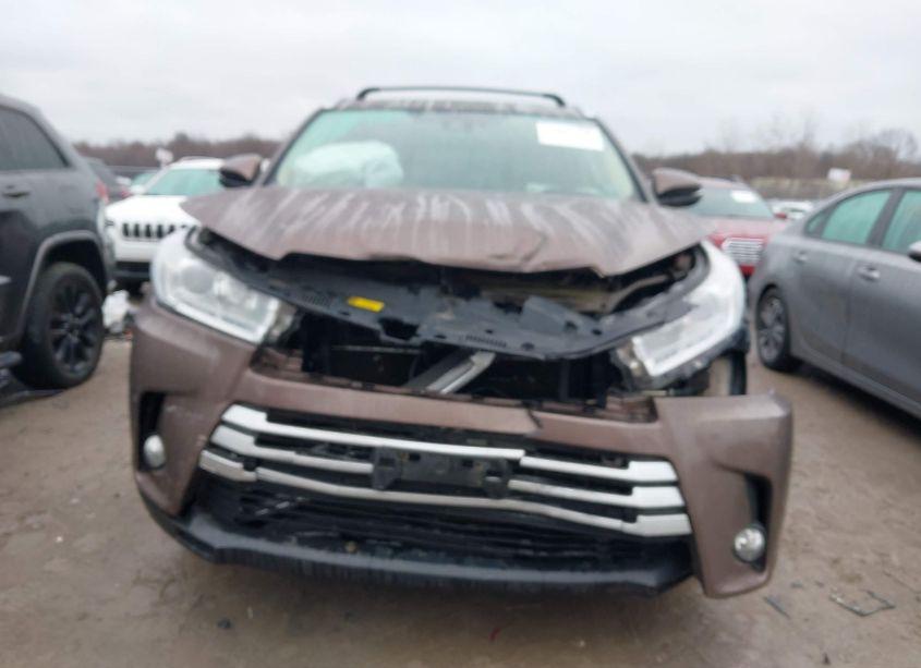 Photo 12 of 2017 Toyota Highlander HYBRID XLE (VIN 5TDJGRFH7HS035192)