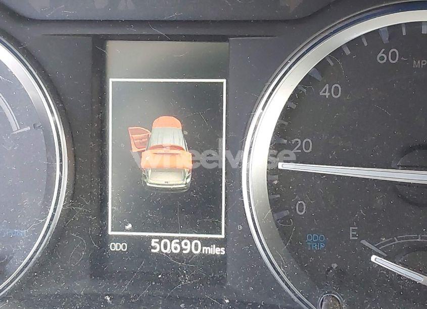 Photo 7 of 2019 Toyota Highlander HYBRID XLE (VIN 5TDJGRFH8KS068239)