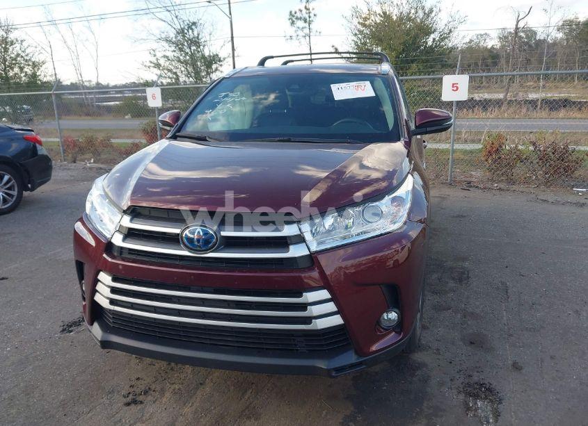 Photo 12 of 2019 Toyota Highlander HYBRID XLE (VIN 5TDJGRFHXKS054780)