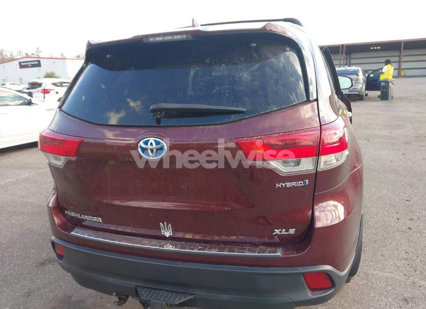 Photo 16 of 2019 Toyota Highlander HYBRID XLE (VIN 5TDJGRFHXKS054780)