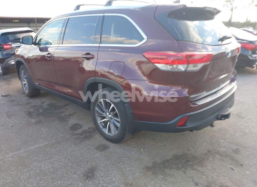 Photo 3 of 2019 Toyota Highlander HYBRID XLE (VIN 5TDJGRFHXKS054780)