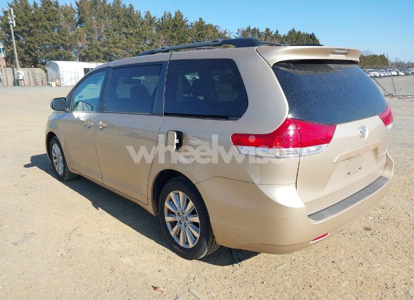 Photo 3 of 2011 Toyota Sienna LE (VIN 5TDJK3DC0BS019829)