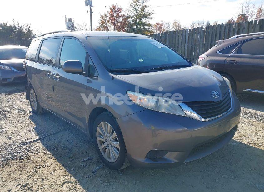 2012 Toyota Sienna LE 7 PASSENGER (VIN 5TDJK3DC0CS030265) main photo