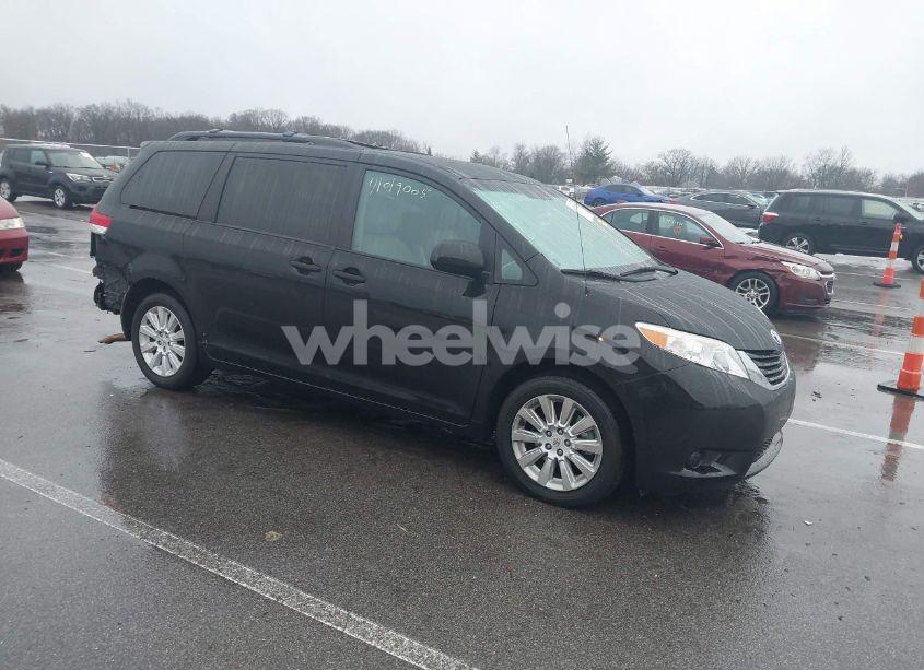 2012 Toyota Sienna LE 7 PASSENGER (VIN 5TDJK3DC0CS037281) main photo