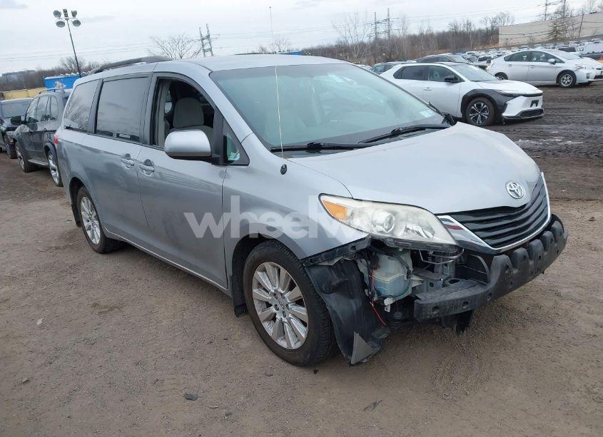 2012 Toyota Sienna LE 7 PASSENGER (VIN 5TDJK3DC0CS046420) main photo