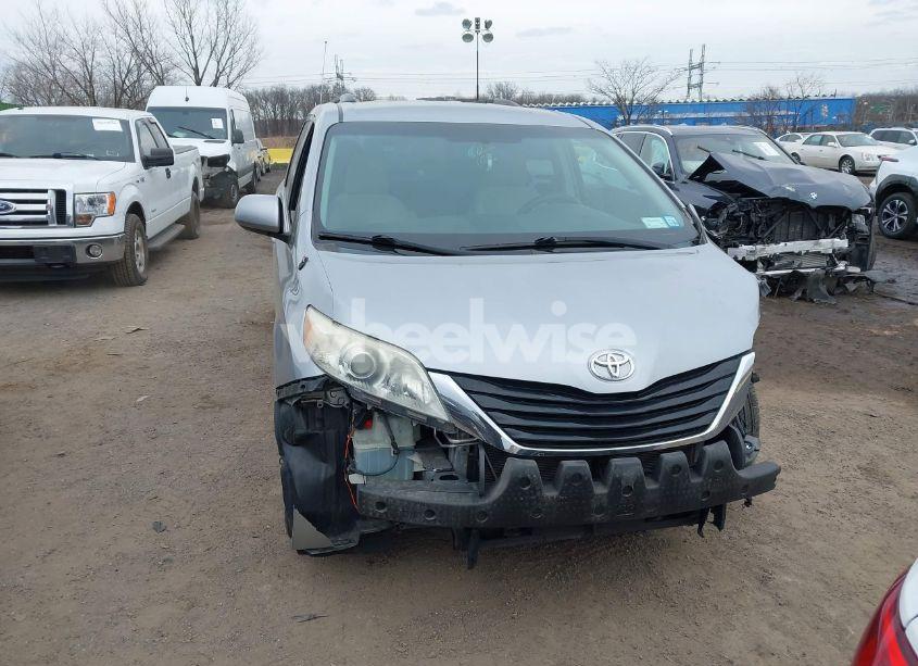 Photo 12 of 2012 Toyota Sienna LE 7 PASSENGER (VIN 5TDJK3DC0CS046420)