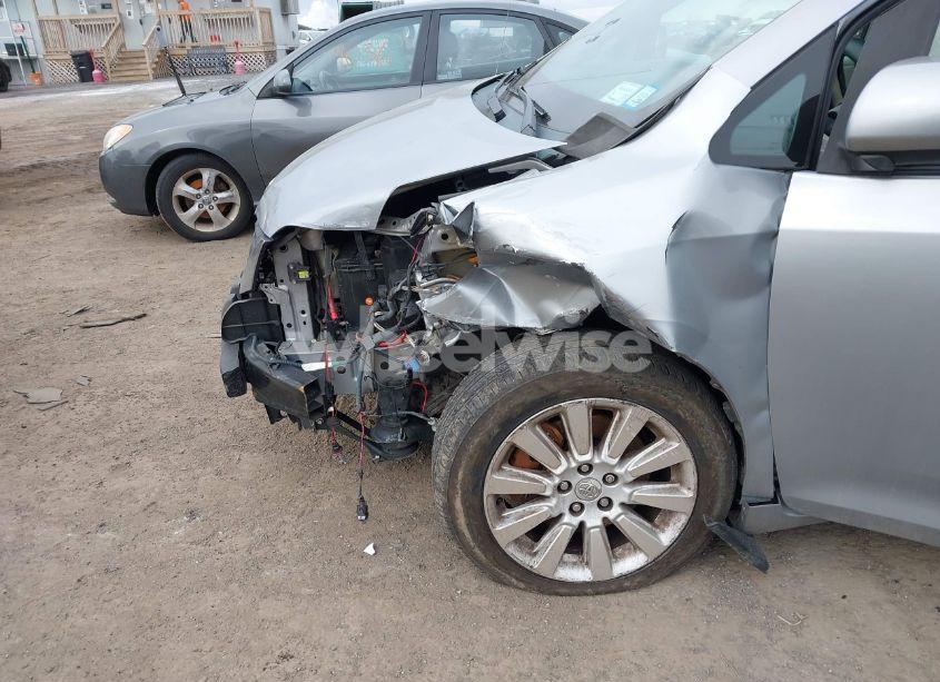 Photo 17 of 2012 Toyota Sienna LE 7 PASSENGER (VIN 5TDJK3DC0CS046420)