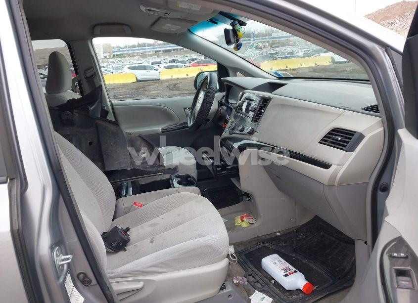 Photo 5 of 2012 Toyota Sienna LE 7 PASSENGER (VIN 5TDJK3DC0CS046420)