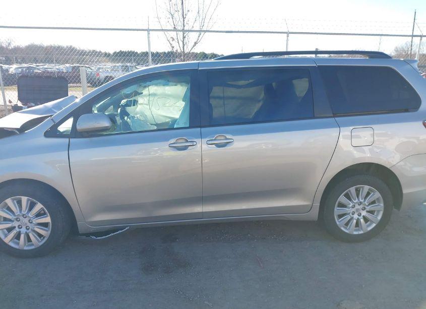 Photo 15 of 2015 Toyota Sienna LE 7 PASSENGER (VIN 5TDJK3DC0FS094438)