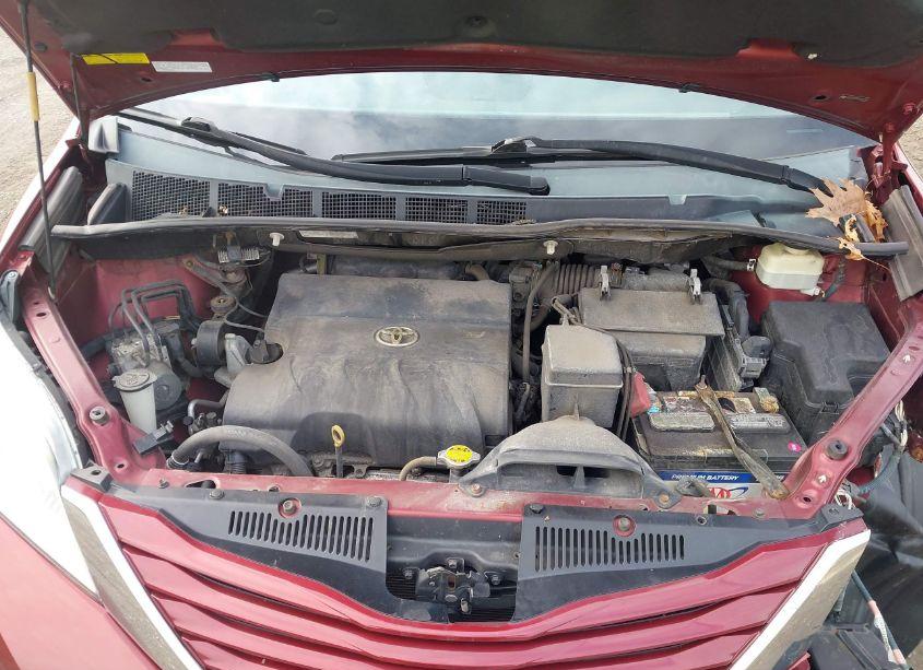 Photo 10 of 2015 Toyota Sienna LE 7 PASSENGER (VIN 5TDJK3DC0FS097288)