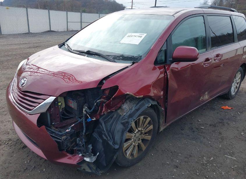 Photo 6 of 2015 Toyota Sienna LE 7 PASSENGER (VIN 5TDJK3DC0FS097288)
