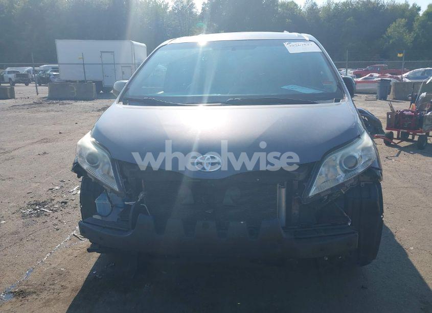 Photo 13 of 2015 Toyota Sienna LE 7 PASSENGER (VIN 5TDJK3DC0FS128006)