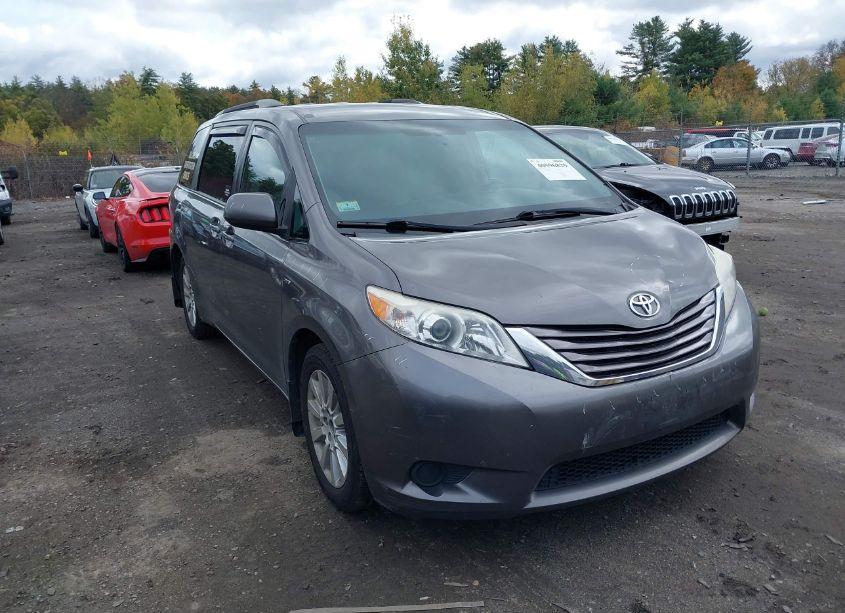 2016 Toyota Sienna LE 7 PASSENGER (VIN 5TDJK3DC1GS140084) main photo