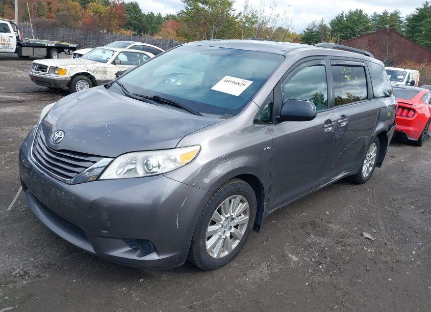 Photo 2 of 2016 Toyota Sienna LE 7 PASSENGER (VIN 5TDJK3DC1GS140084)