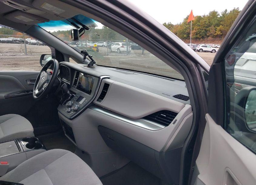 Photo 5 of 2016 Toyota Sienna LE 7 PASSENGER (VIN 5TDJK3DC1GS140084)