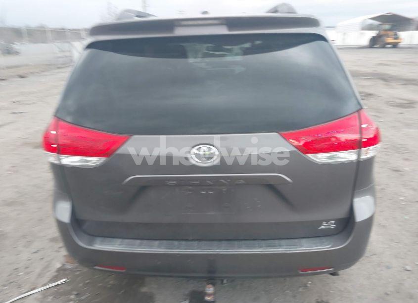 Photo 16 of 2011 Toyota Sienna LE (VIN 5TDJK3DC2BS001395)