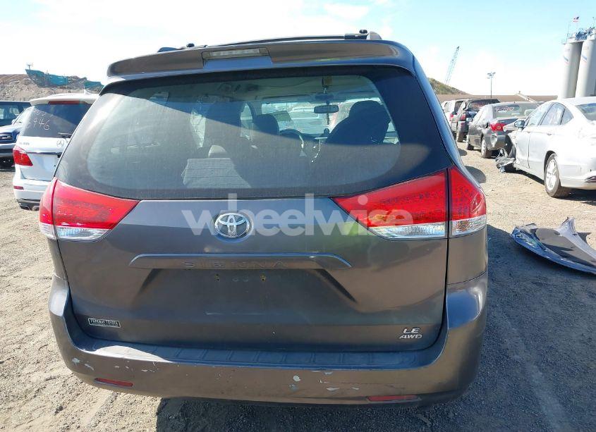 Photo 17 of 2011 Toyota Sienna LE (VIN 5TDJK3DC2BS004264)