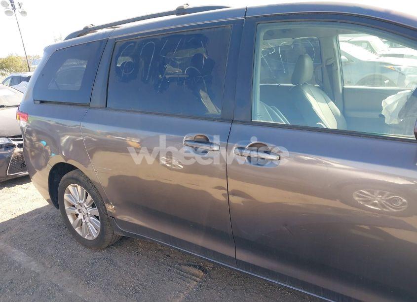 Photo 18 of 2011 Toyota Sienna LE (VIN 5TDJK3DC2BS004264)