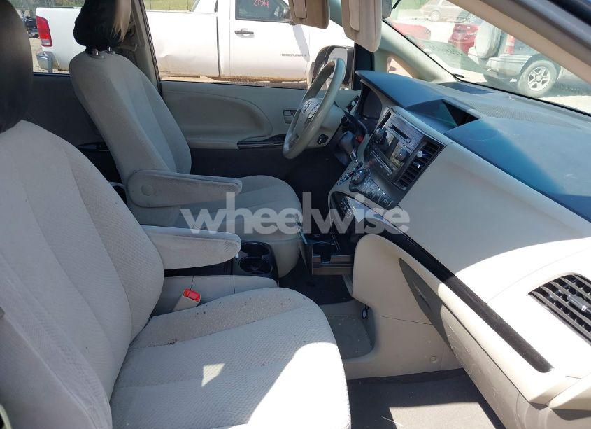 Photo 5 of 2013 Toyota Sienna LE 7 PASSENGER (VIN 5TDJK3DC2DS061888)