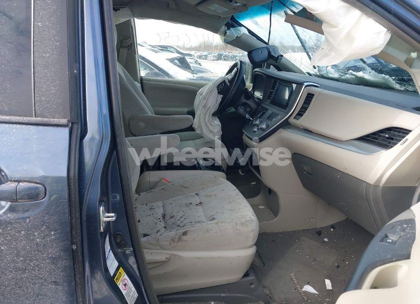 Photo 5 of 2015 Toyota Sienna LE 7 PASSENGER (VIN 5TDJK3DC2FS121509)