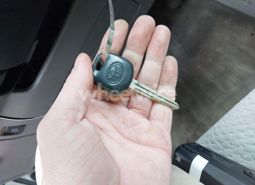 Photo 11 of 2011 Toyota Sienna LE (VIN 5TDJK3DC3BS019775)