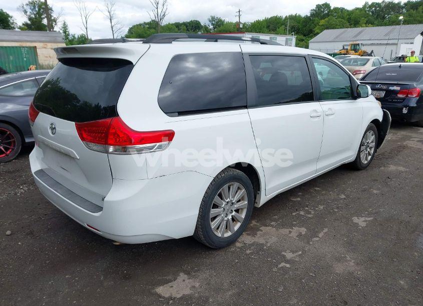 Photo 4 of 2011 Toyota Sienna LE (VIN 5TDJK3DC3BS019775)