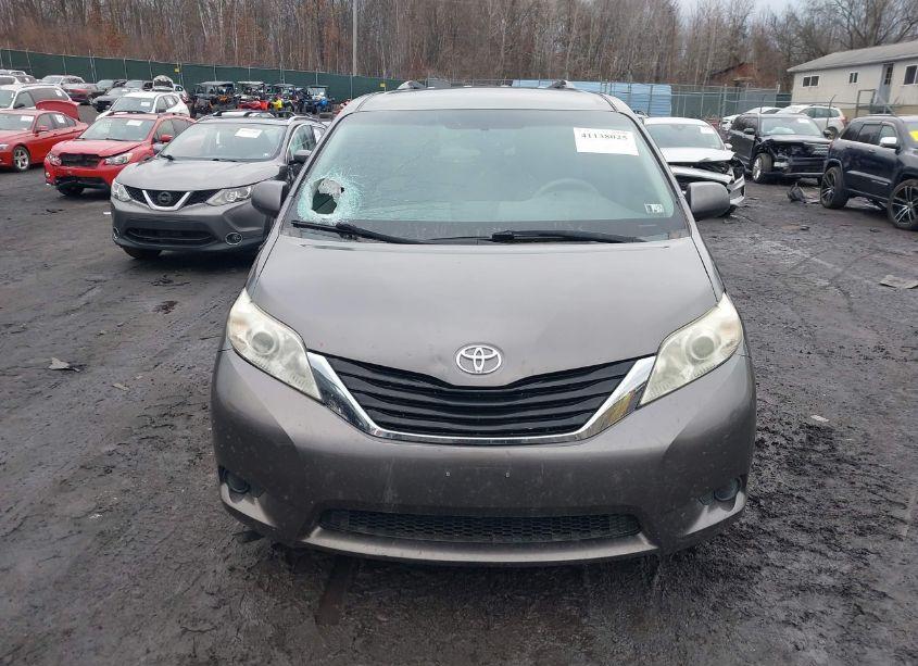 Photo 12 of 2012 Toyota Sienna LE 7 PASSENGER (VIN 5TDJK3DC3CS030731)