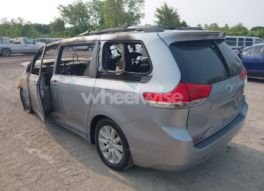 Photo 3 of 2013 Toyota Sienna LE 7 PASSENGER (VIN 5TDJK3DC3DS061379)