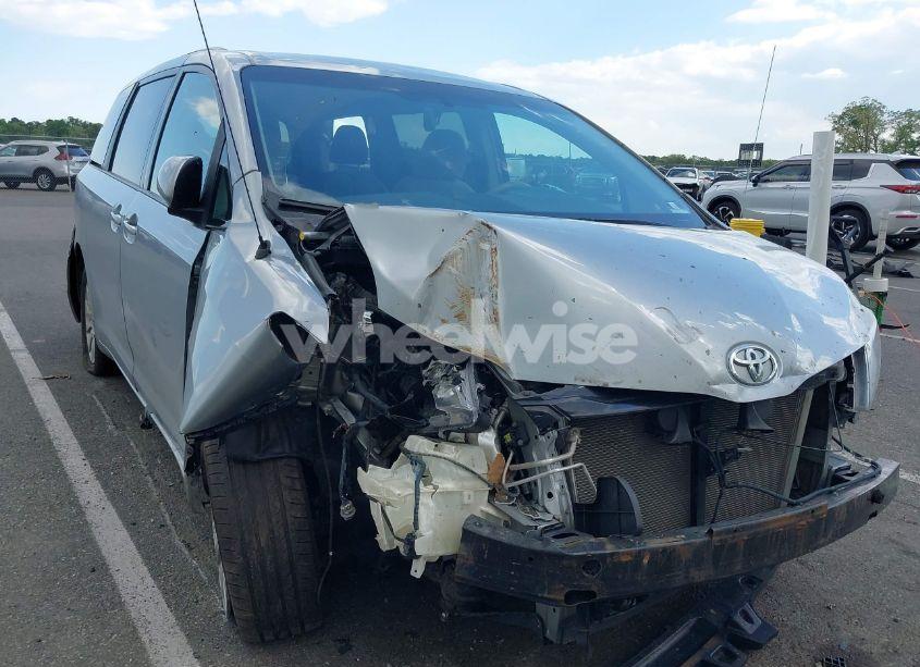 2014 Toyota Sienna LE 7 PASSENGER (VIN 5TDJK3DC3ES076885) main photo