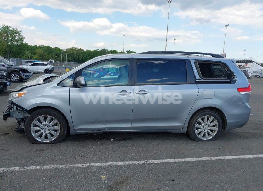 Photo 14 of 2014 Toyota Sienna LE 7 PASSENGER (VIN 5TDJK3DC3ES076885)