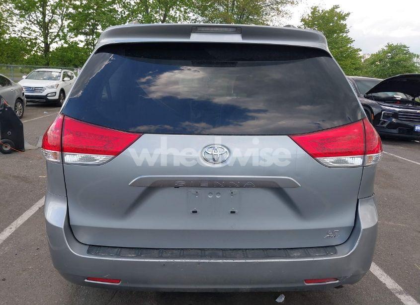 Photo 16 of 2014 Toyota Sienna LE 7 PASSENGER (VIN 5TDJK3DC3ES076885)