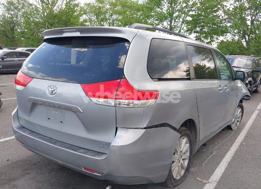 Photo 4 of 2014 Toyota Sienna LE 7 PASSENGER (VIN 5TDJK3DC3ES076885)