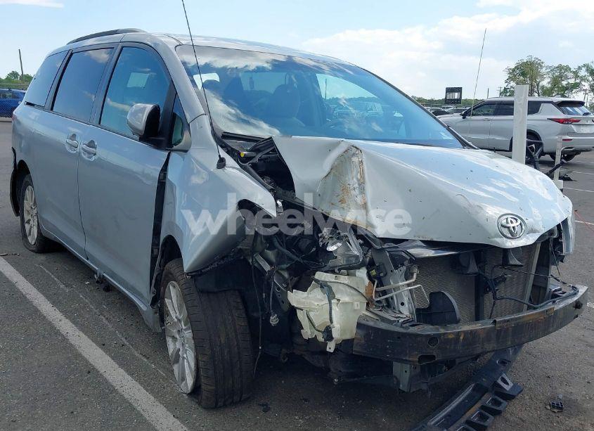 Photo 6 of 2014 Toyota Sienna LE 7 PASSENGER (VIN 5TDJK3DC3ES076885)