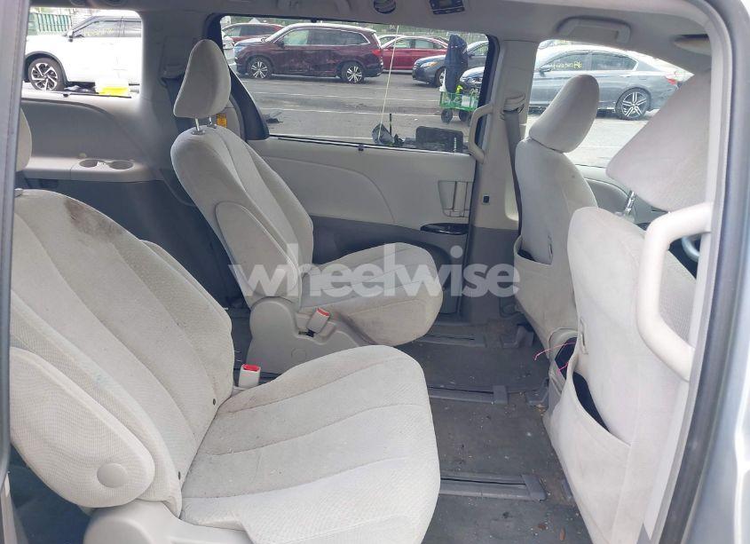 Photo 8 of 2014 Toyota Sienna LE 7 PASSENGER (VIN 5TDJK3DC3ES076885)