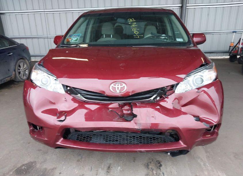 Photo 12 of 2014 Toyota Sienna LE 7 PASSENGER (VIN 5TDJK3DC3ES094142)