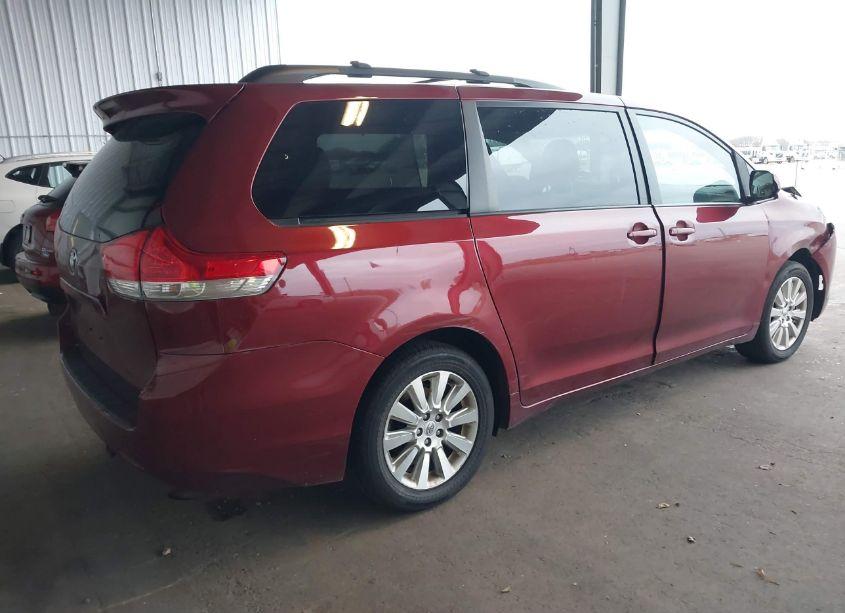 Photo 4 of 2014 Toyota Sienna LE 7 PASSENGER (VIN 5TDJK3DC3ES094142)