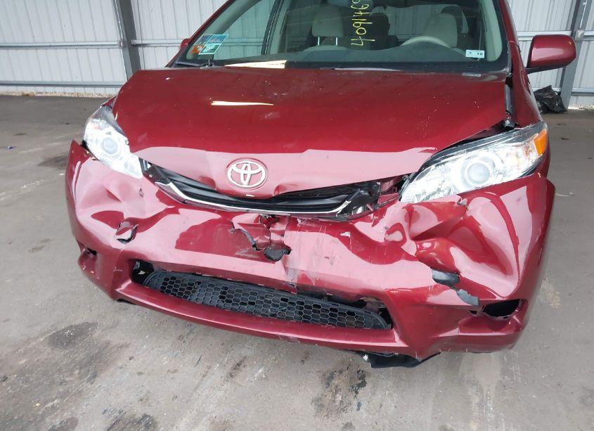 Photo 6 of 2014 Toyota Sienna LE 7 PASSENGER (VIN 5TDJK3DC3ES094142)