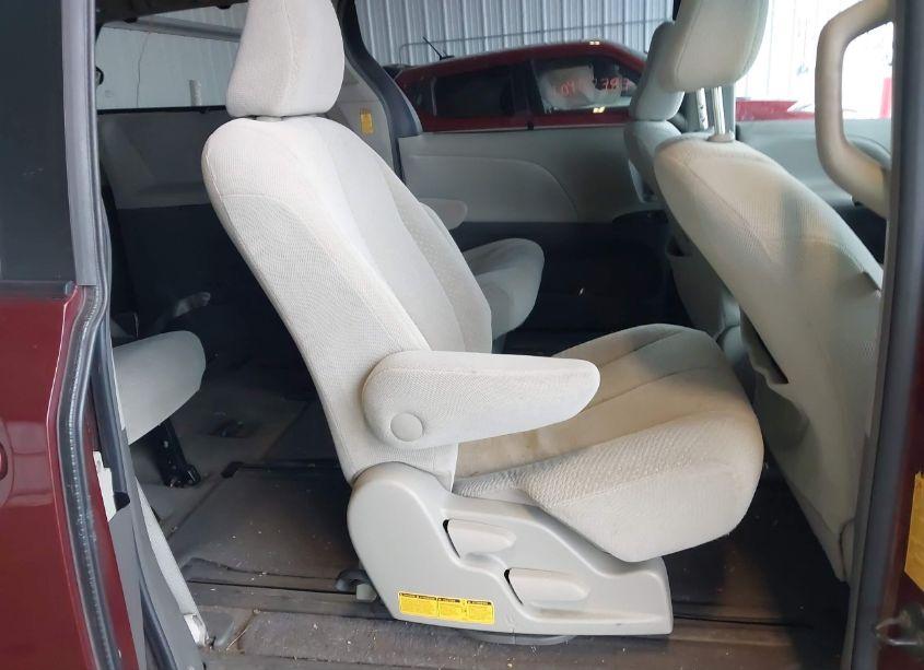 Photo 8 of 2014 Toyota Sienna LE 7 PASSENGER (VIN 5TDJK3DC3ES094142)