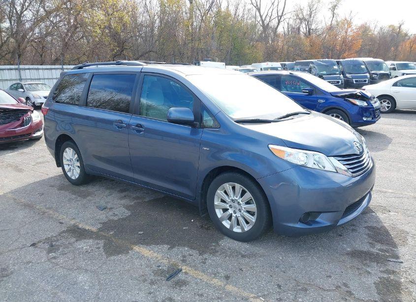 2016 Toyota Sienna LE 7 PASSENGER (VIN 5TDJK3DC3GS139972) main photo