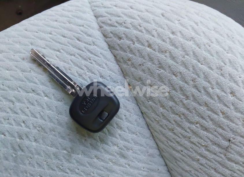 Photo 11 of 2011 Toyota Sienna LE (VIN 5TDJK3DC4BS001981)