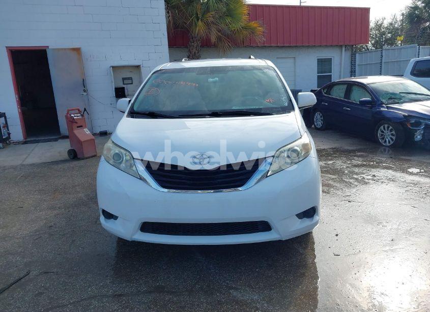 Photo 12 of 2011 Toyota Sienna LE (VIN 5TDJK3DC4BS001981)