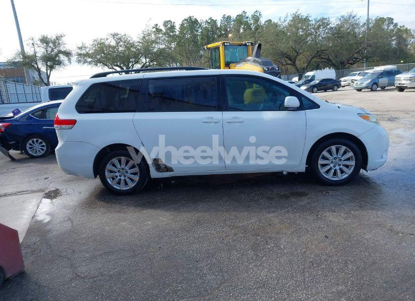 Photo 13 of 2011 Toyota Sienna LE (VIN 5TDJK3DC4BS001981)