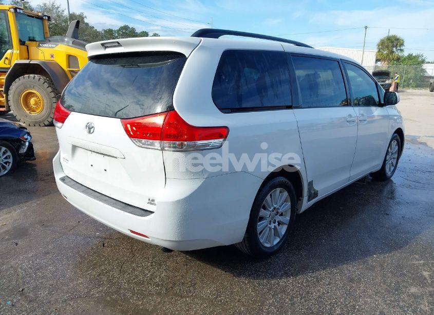 Photo 4 of 2011 Toyota Sienna LE (VIN 5TDJK3DC4BS001981)