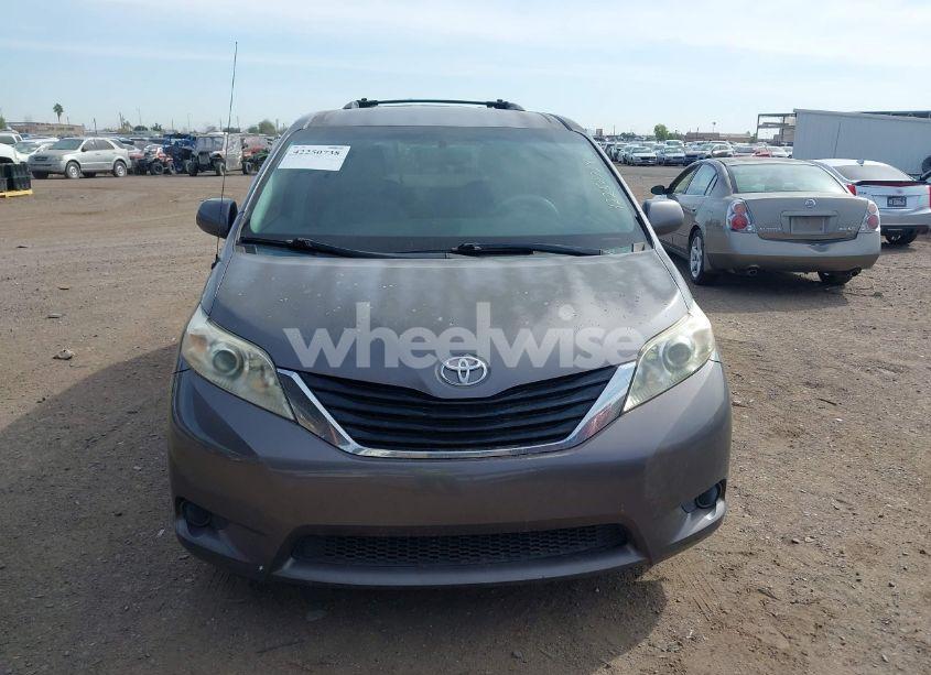 Photo 12 of 2011 Toyota Sienna LE (VIN 5TDJK3DC4BS010857)