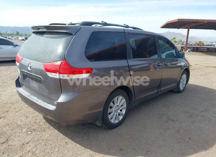 Photo 4 of 2011 Toyota Sienna LE (VIN 5TDJK3DC4BS010857)