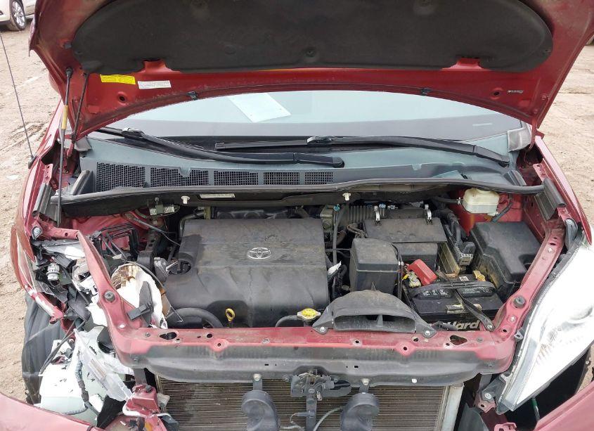 Photo 10 of 2013 Toyota Sienna LE 7 PASSENGER (VIN 5TDJK3DC4DS052206)